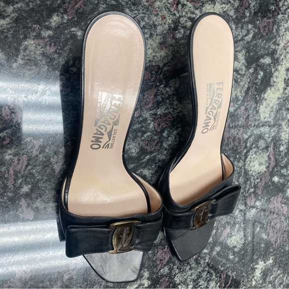 Salvatore Ferragamo 8.5 - Picture 2 of 4